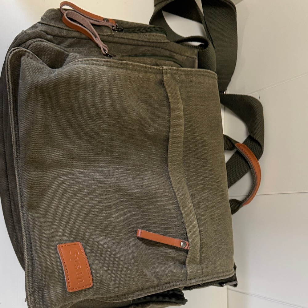 Green Canvas Messenger Bag gysan crossbody use great condition